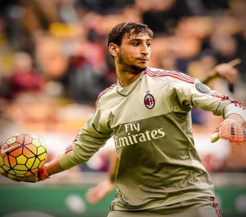 墨尔本城官方：莱基接受右髋关节手术，预计缺席三个月（墨尔本城：莱基已接受右髋手术，预计休战三个月）