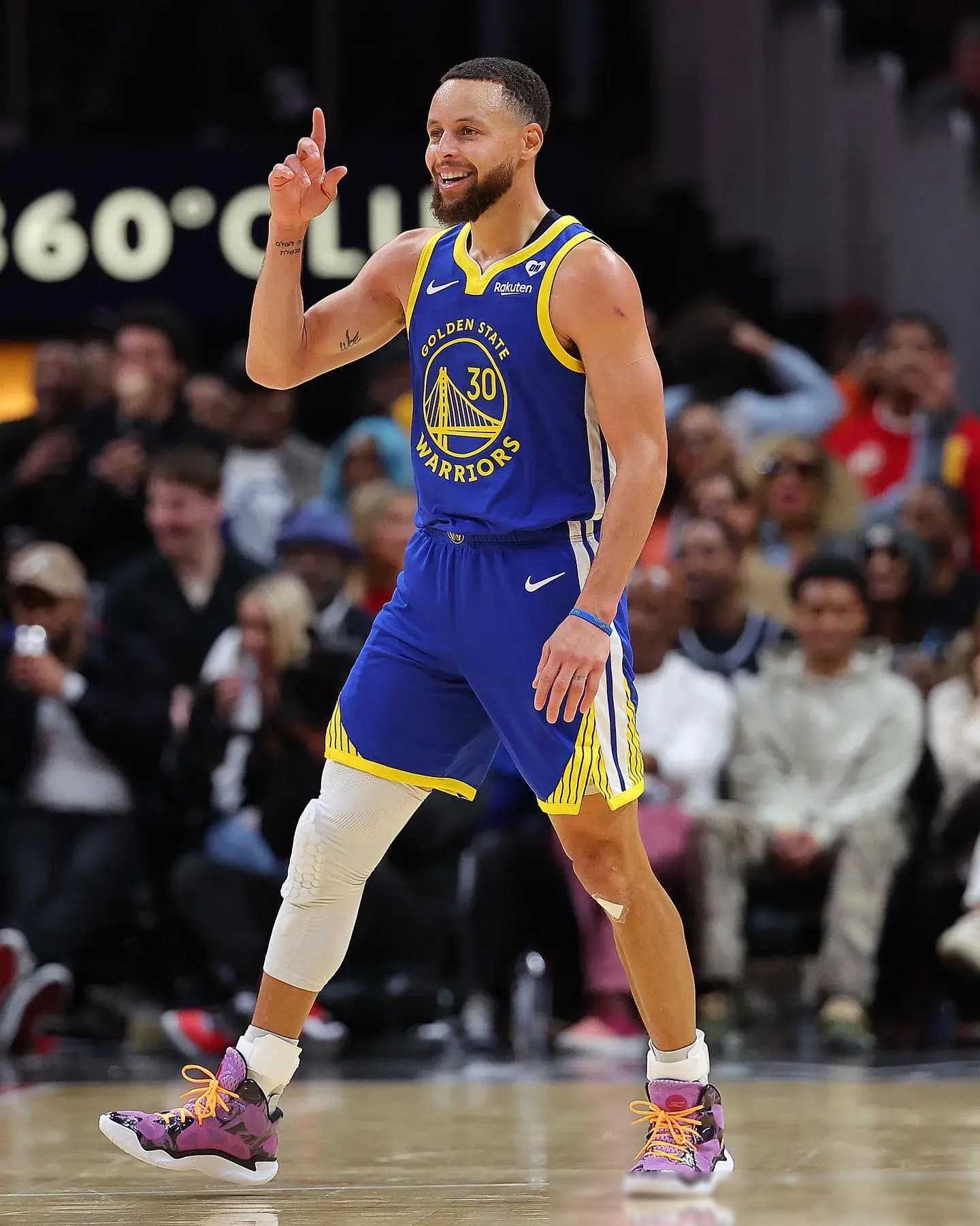 看似稳局却暗藏危机（表面平静却危机四伏）