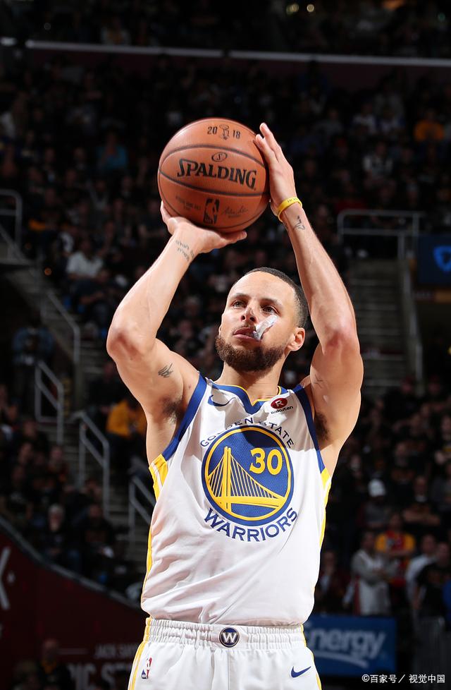 CBA：辽宁男篮稳住胜局 客场击败山东（CBA：辽宁男篮客场力克山东 稳稳拿下胜利）