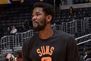 主裁谈拜仁点球：塔的手扩大了接触面积；凯恩的肘碰到了对方（主裁解释拜仁点球判罚：塔手臂扩大防守面积，凯恩肘部与对手有接触）