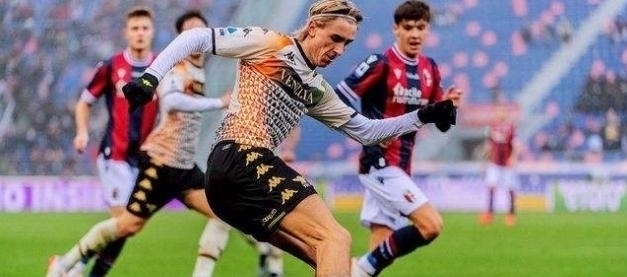 邵佳一会把青岛西海岸的这套5-4-1阵型自由切换...