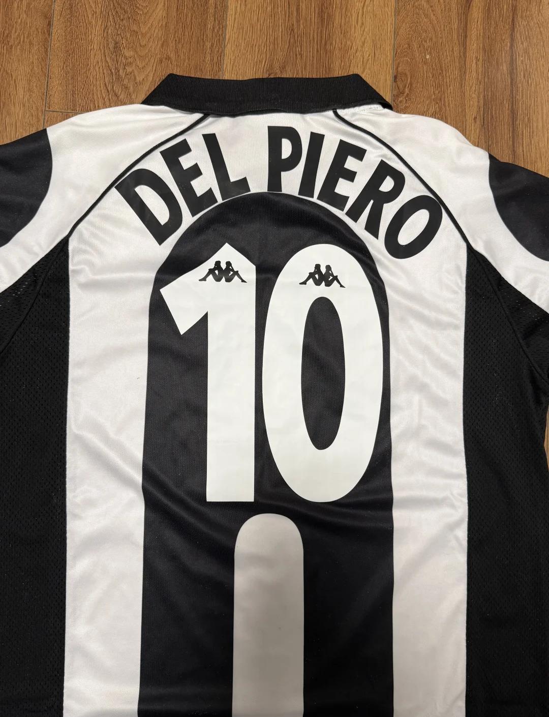 英超曼城与切尔西积分榜竞争激烈（英超积分榜曼城与切尔西争夺白热化）