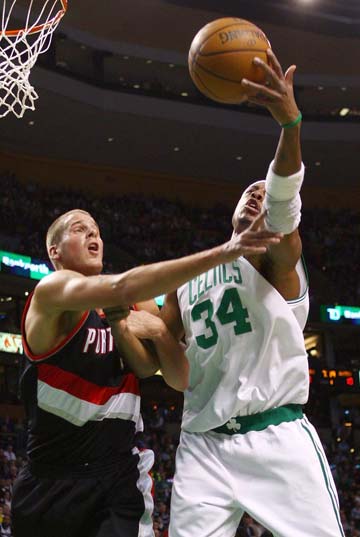 里程碑！巴萨收获队史西甲第1800场胜利（巴萨达成队史西甲1800胜里程碑）