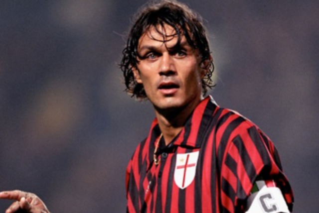 埃贝尔：凯恩已是足坛最伟大球员之一，未来他能竞争金球奖（埃贝尔：凯恩已跻身足坛巨星行列，未来有望冲击金球奖）