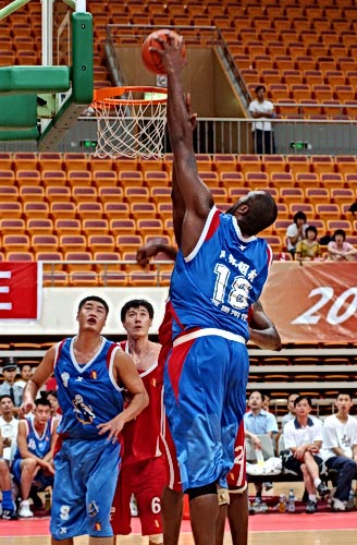 队报专访卡卢卢：阅读和电影是我生命中的重要部分（卡卢卢接受《队报》专访：阅读与电影是我生命中不可或缺的一部分）