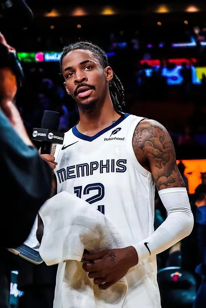 梅里诺：我努力适应了9号位；为小将们感到非常骄傲（梅里诺：全力适应中锋位置，为小将们倍感自豪）