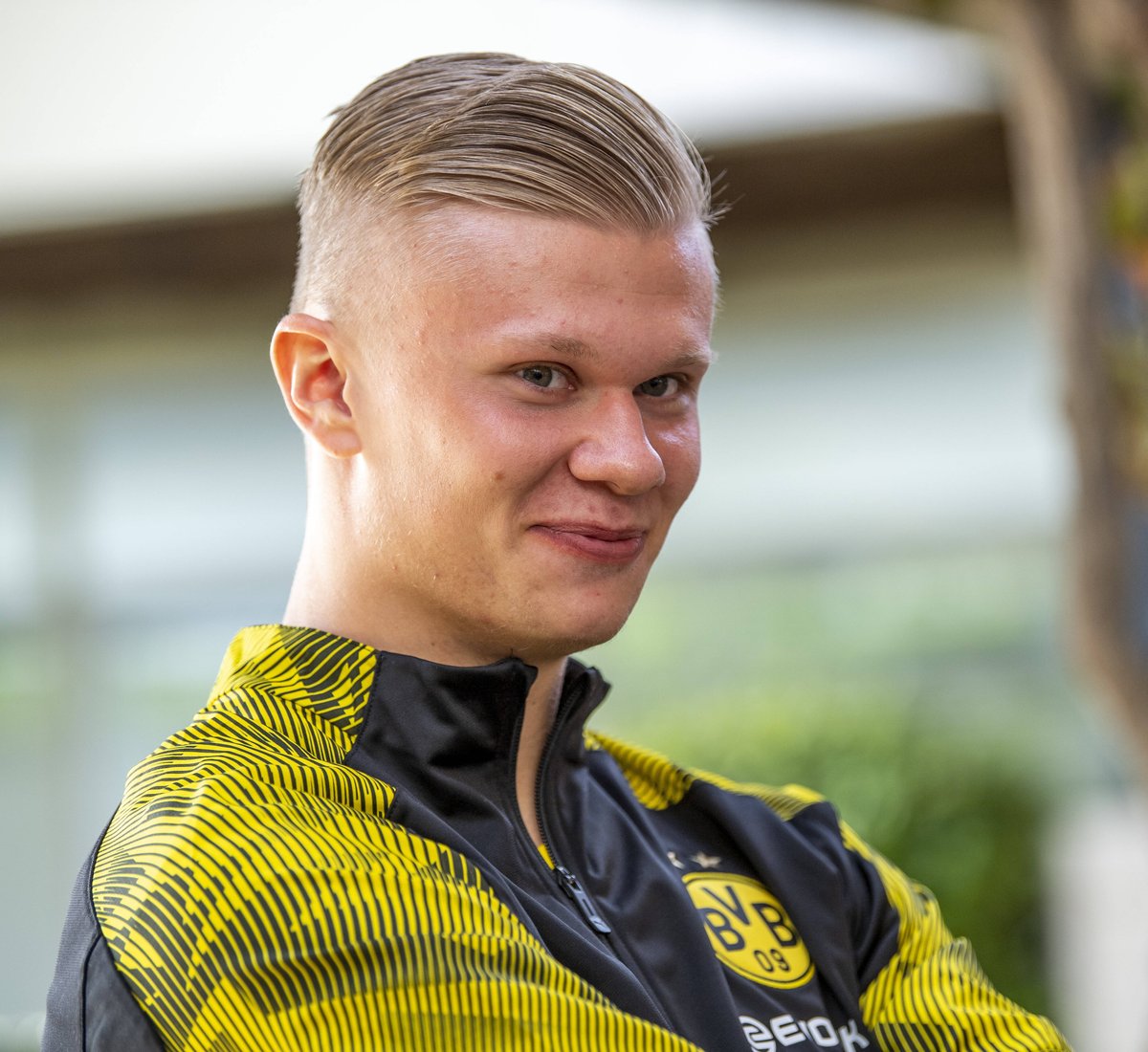 17岁逆转中国名将！张本美和野心勃发，2比1力克对手引热议（17岁张本美和2-1逆转中国名将，锋芒毕露引发热议）