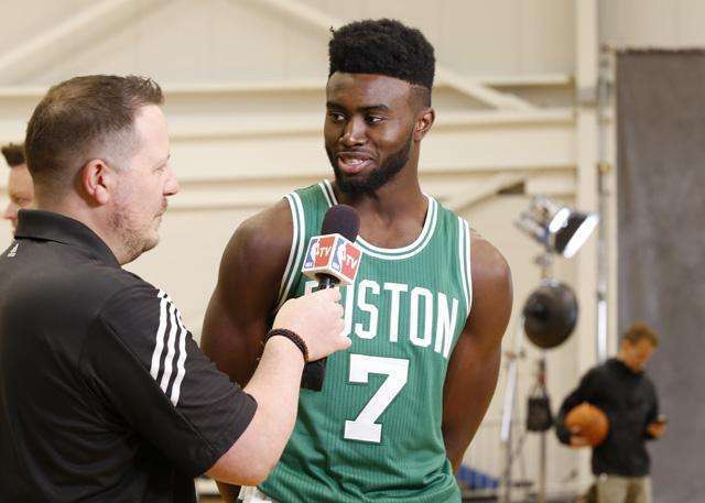 塞尔吉尼奥谈外号“塞鸟”：我像鸟一样，带着大家飞（塞尔吉尼奥解读“塞鸟”绰号：像鸟般带领球队起飞）